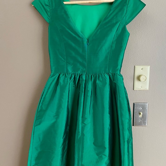 Alfred Sung Cap-Sleeve Pleated Cocktail Dress - Picture 3 of 4